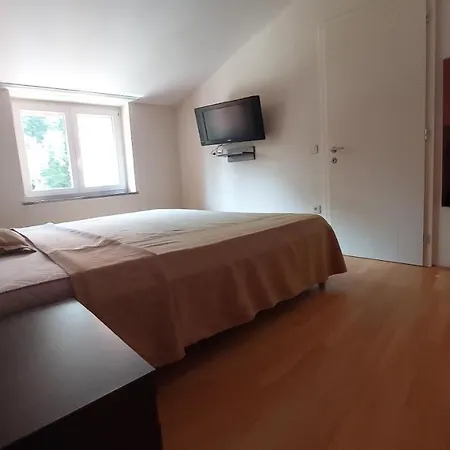 Marina Sea Breeze Apartman