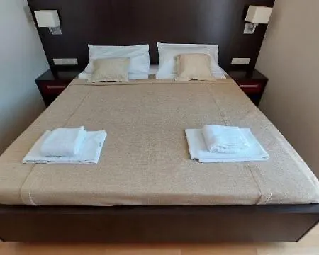 Marina Sea Breeze Apartman *